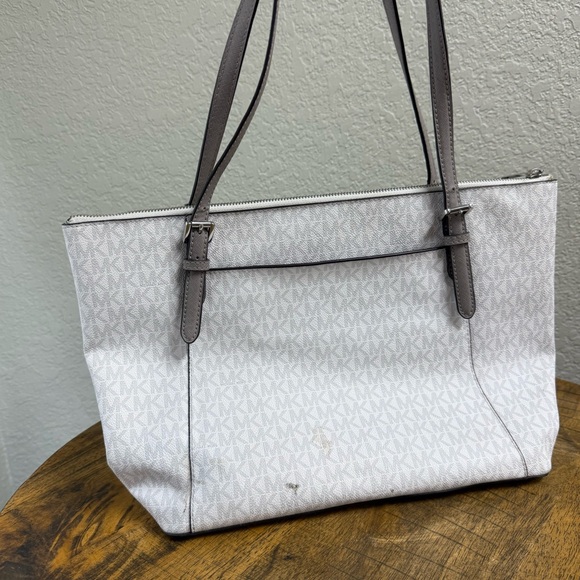 White and Grey MK Pattern Michael Kors Medium Sized Purse - Picture 2 of 10